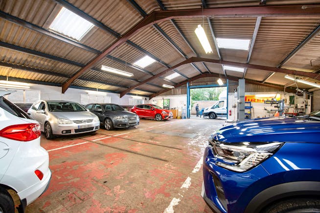 Townsend Garage Thame Road, Haddenham, Industrial For Sale - WORKSHOP 2.jpg