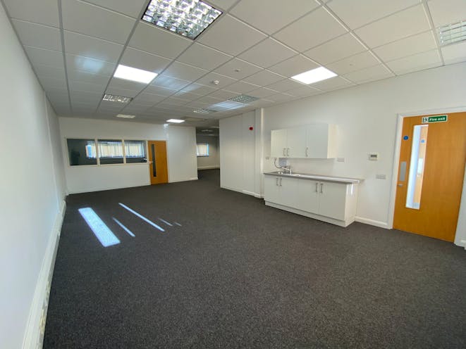 Unit C Moses Winter Way, Wallingford, Industrial / Warehouse To Let - IMG_3566.jpg