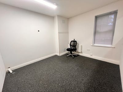21, Hornbeam Square South, Harrogate, Office To Let - image00007.jpeg
