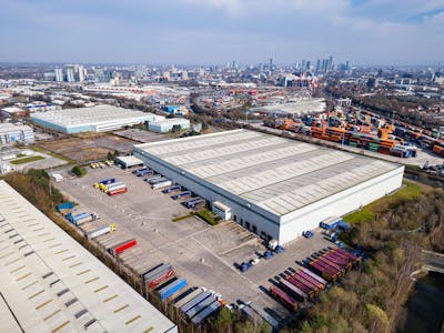 Oxw333, Fraser Place, Manchester, Industrial To Let - drone_photo_037.jpg