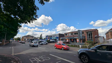 786-794 Oxford Road, Reading, Class E Retail / Leisure / Retail / Trade Counter / Trade Counter / Showroom To Let - PXL_20260609_154003362.jpg
