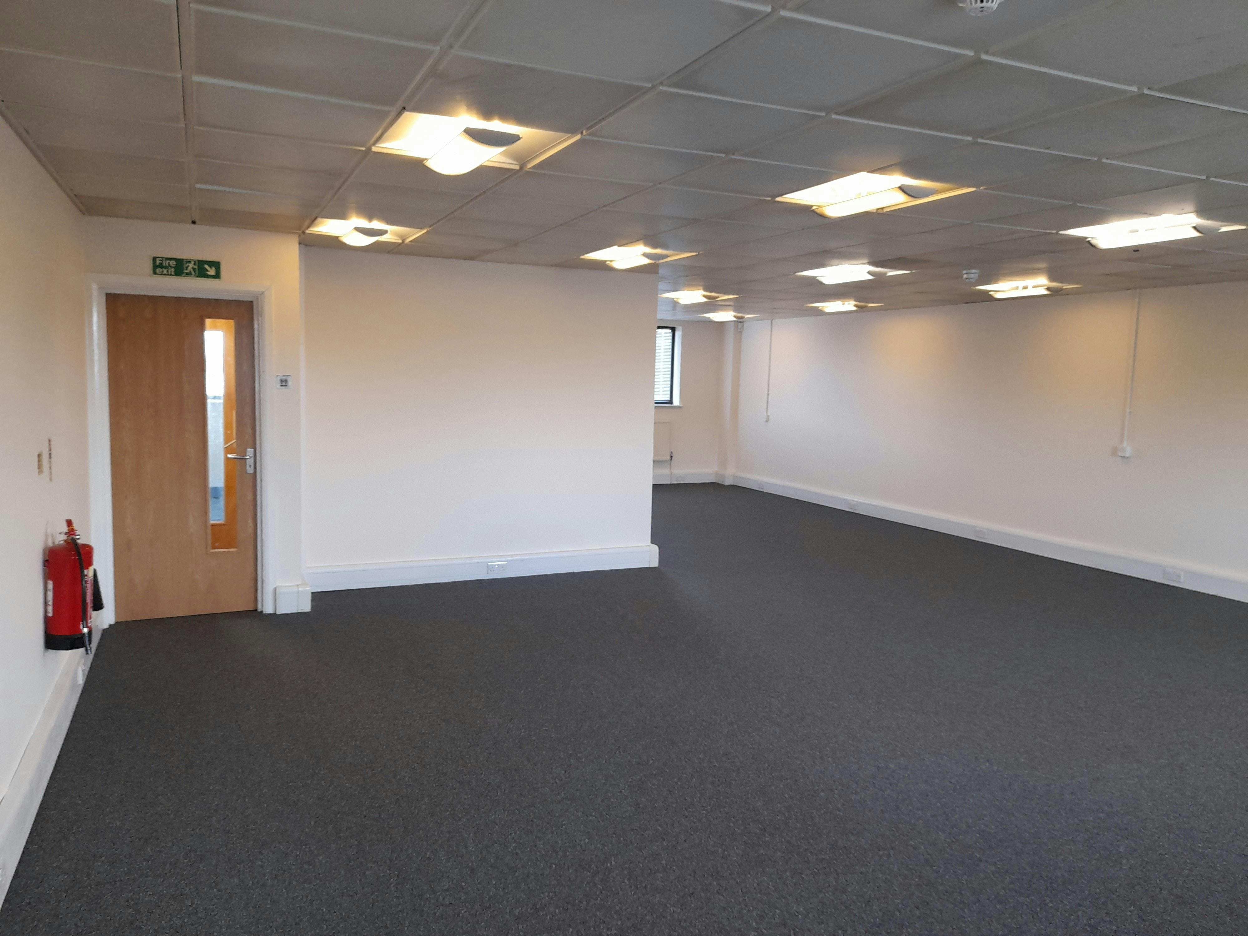 Unit C, Loddon Business Centre, Roentgen Road, Basingstoke, Offices To Let - 20241024_141629.jpg