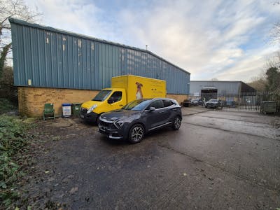 Unit 3, Farleigh Retail Park, Farleigh Hill, Maidstone, Industrial / Warehouse To Let - 20260114_140823.jpg