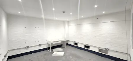Unit 1 & Unit 2, Lyndean Industrial Estate, London, Industrial To Let - 20260408_154233 - Edited.jpg