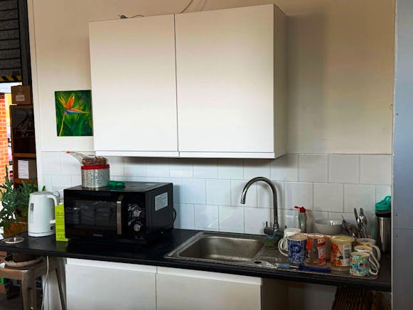 Unit 9 Vickers Business Centre, Basingstoke, Industrial To Let - IMG_5488.jpg