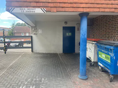 36 High Street, Crawley, Class E Retail / Leisure / Retail / High Street Retail / Retail - In Town Lease Assignment - IMG_1215.JPG