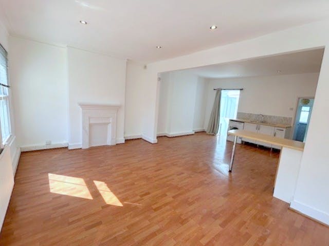 119 Arthur Road, Windsor, Office / Residential / Retail For Sale - Apartment livng pls kitchen area ii.jpg