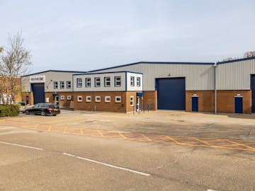 Unit 2 Walter Lawrence Trading Estate, Lawrence Industrial Estate, Dunstable, LU6 1BD