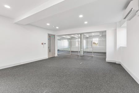 Second Floor Offices, 79-81 High Street, Marlow, E (Commercial / Business / Service) / Office To Let - 104744 - Second floor office  (13).jpg