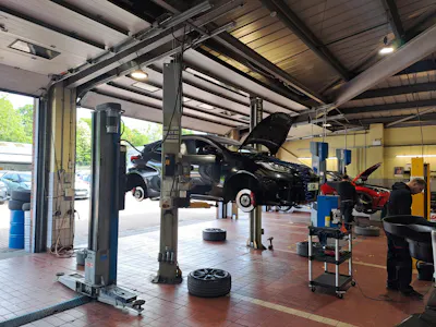 Toyota Uckfield, Bellbrook Industrial Estate, Uckfield, Industrial / Warehouse For Sale - 20260505_094136.jpg