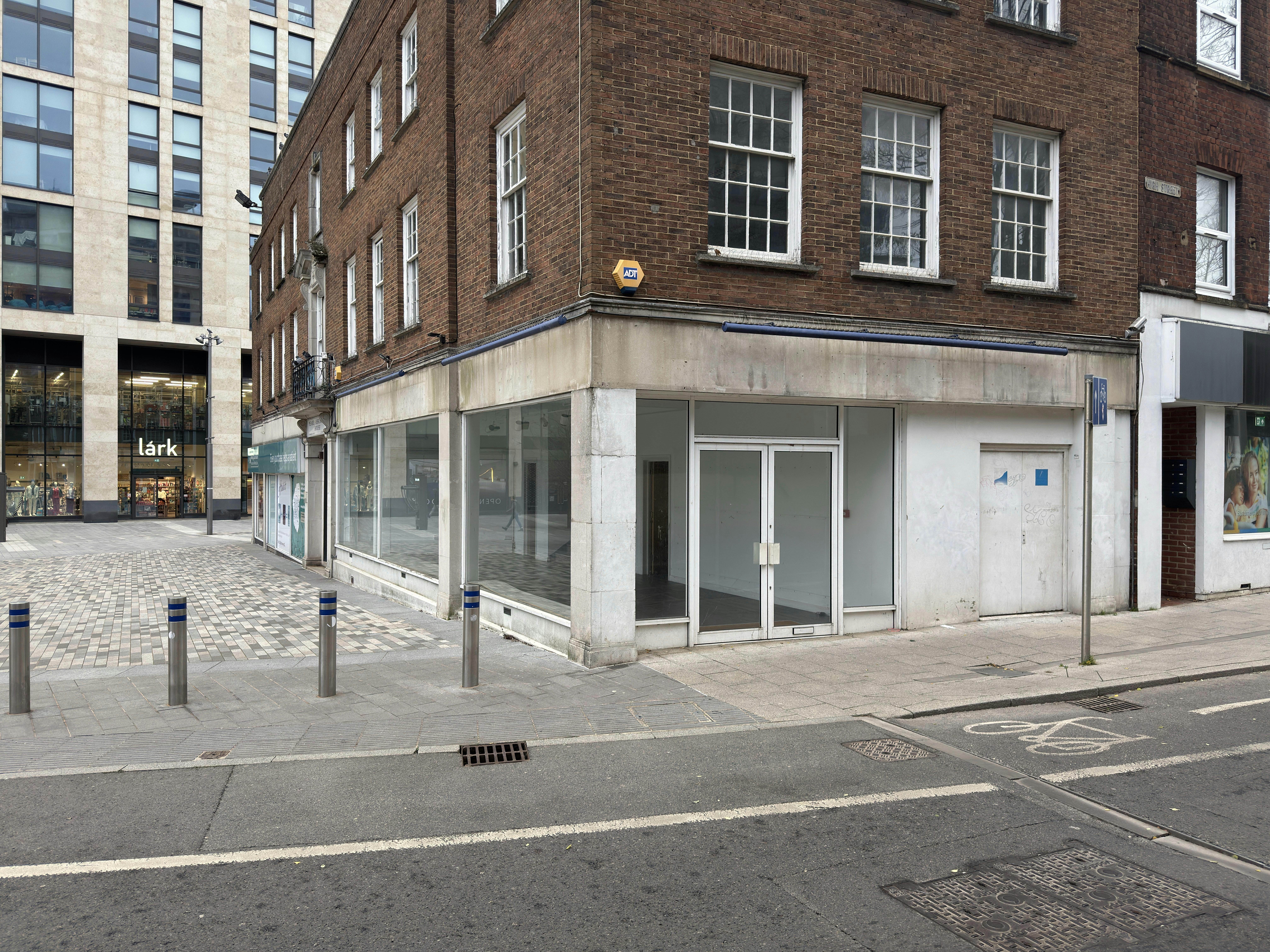 28 High Street, Woking, Retail To Let - IMG_5528.JPEG