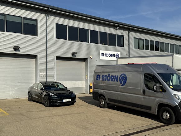 Unit 2, Oyster Park, Chertsey Road, Byfleet, Warehouse & Industrial To Let - IMG_1687.jpg