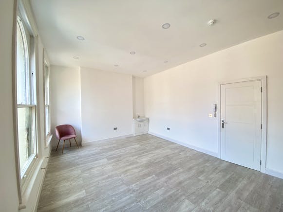 31 King Street, Luton, Office To Let - Image 3