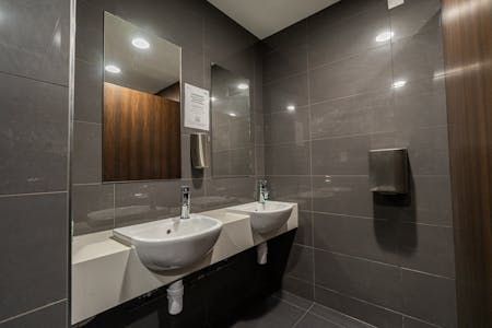 Crown House 2, Southampton, Office To Let - DSC07339.jpg