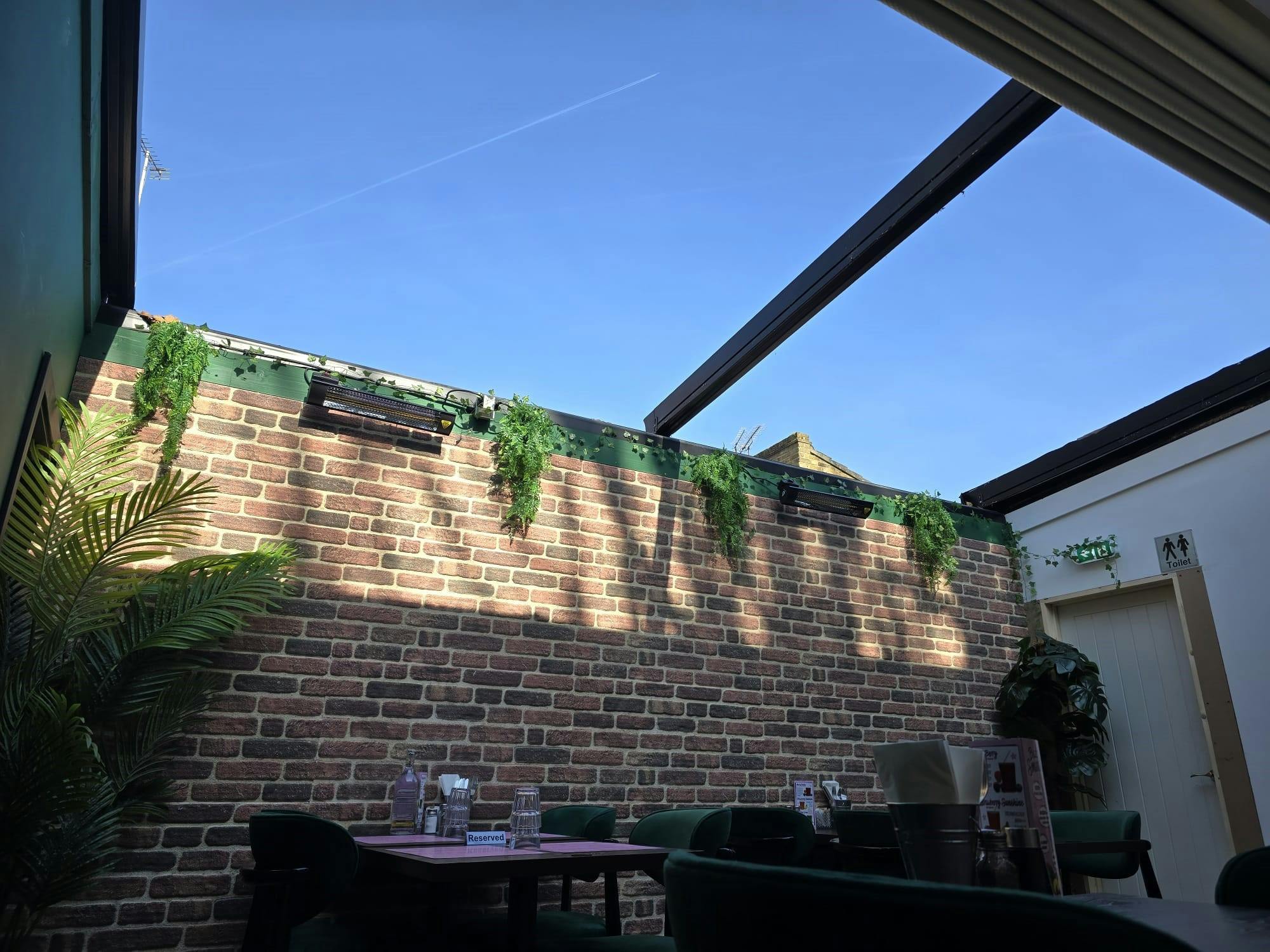 39 Lauriston Road, London, Cafe (A1) / Restaurant To Let - pic 5.jpg