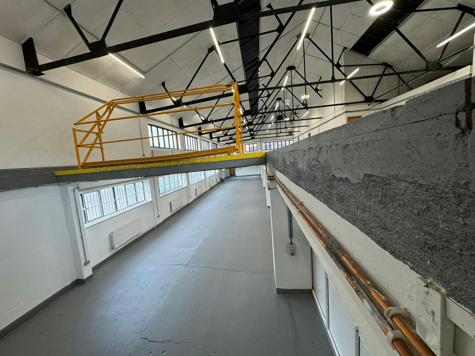 Industrial Unit in Waltham Abbey - photo 3