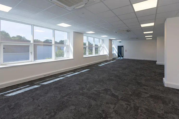 8 The Sterling Centre, Bracknell, Industrial / Warehouse To Let - SterlingCentre-Bracknell-17.jpg