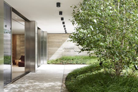 1 Oliver's Yard, London, Office To Let - Courtyard