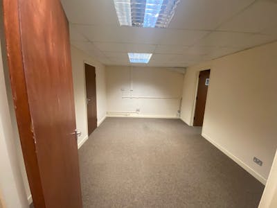 19 Fairway Business Centre, Portsmouth, Industrial / Trade Counter / Warehouse To Let - 7.jpg