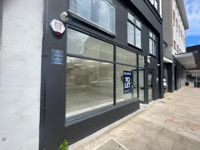 26 Park Street, Swansea, Office / Retail - In Town To Let - 8a72f03d-1b08-4822-91e5-3fde00950c9f.JPG