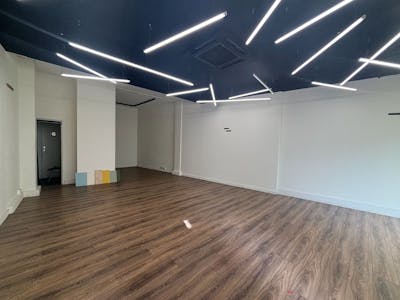 15 Brighton Place, Brighton, Retail / Retail - In Town To Let - WhatsApp Image 2026-03-23 at 18.27.07 (1).jpeg