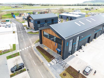 Orbis 9000, Westcott Venture Park, Aylesbury, Industrial To Let - Westcott Finished Buildings - ed nix 011.JPG