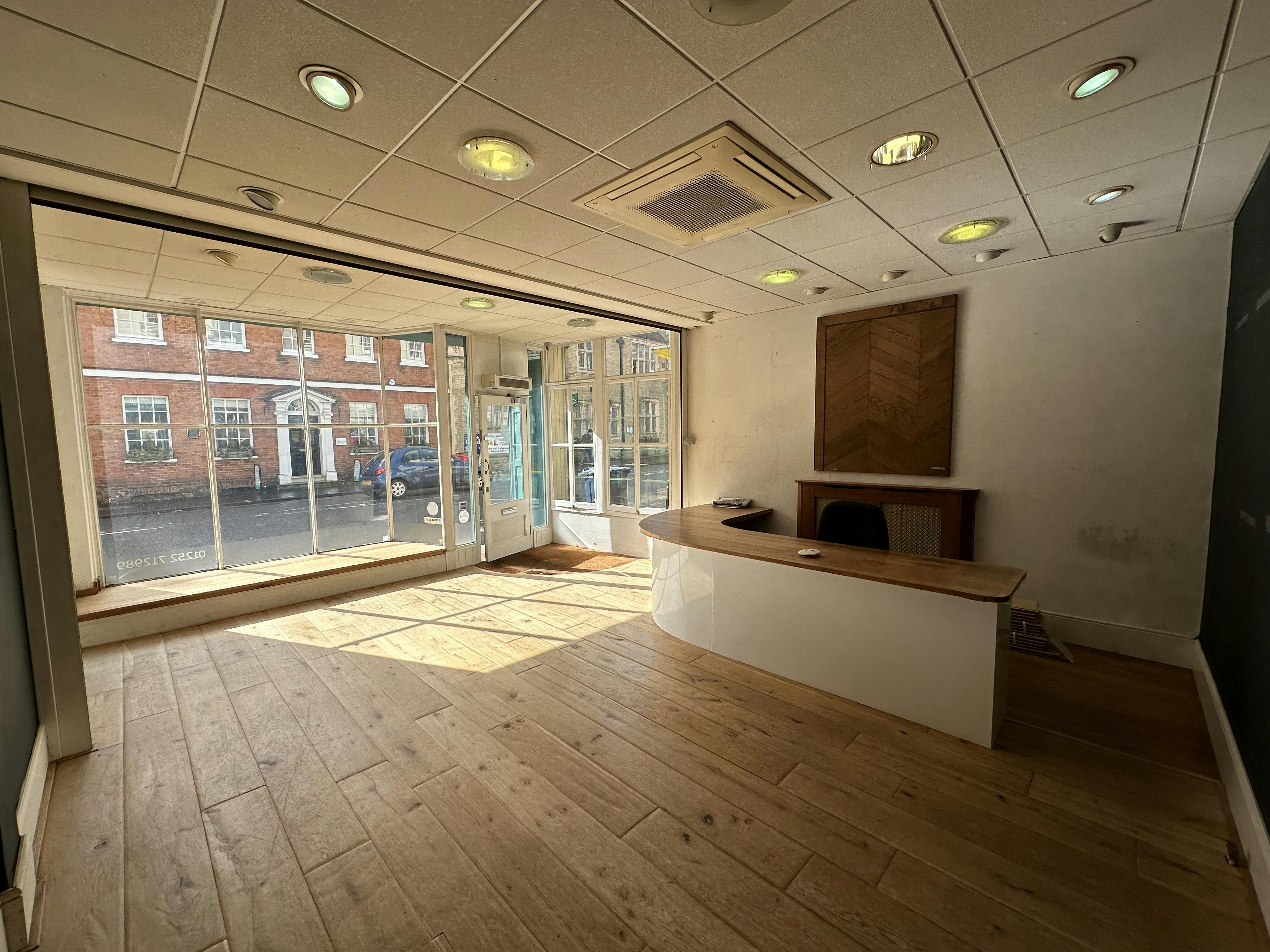 102 West Street, Farnham, Farnham, Retail, To Let Curchod & Co (AS)