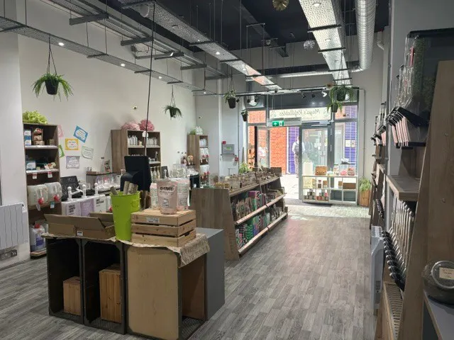 11 Peach Place, Wokingham, Retail To Let - Internal 6c Peach Place 1.jpg