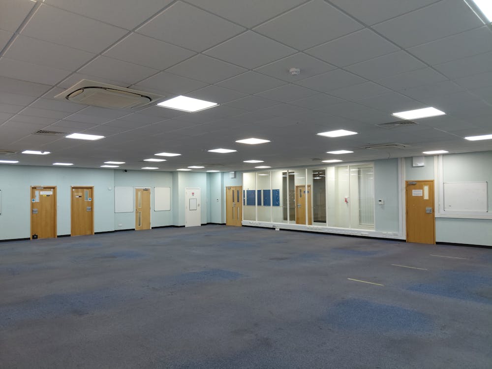 7-9 Cremyll Road, Reading, Industrial / Office / Industrial / Warehouse To Let - 20260512_105508.jpg