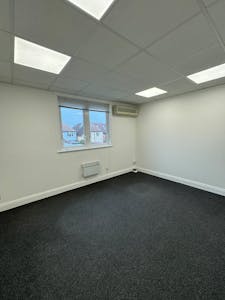 Chiltern Business Centre, 63-65 Woodside Road, Amersham, Office / Serviced Office To Let - IMG_4384.jpeg