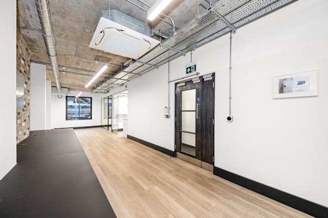 1st Floor, 6 Princes Street, London, Office To Let - IMG_1461.jpg