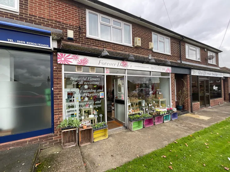 10 Lewis Road, Gravesend, Retail To Let - Front.jpg