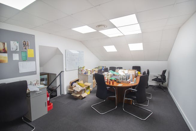 Unit D3, Braintree Industrial Estate, Ruislip, Industrial / Warehouse To Let - 8 .jpg
