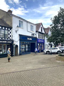5 Market Place, Knaresborough, Class E Retail / Leisure To Let - Out 1 Blurred .jpg