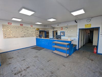 145 St. Albans Road, Watford, Retail To Let - PXL_20251211_111325390.jpg