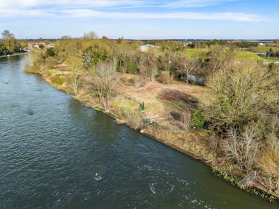 Sunbury Lock Island Boatyard, Towpath, Walton-on-Thames, Land / New Build / Marine To Let - Sunbury Lock Boatyard 2.jpg