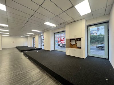 289 Cricklewood Broadway, Cricklewood, Retail To Let - 4.jpg