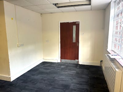 36 Worcester Street, Kidderminster, Office / Retail To Let - p5.jpg