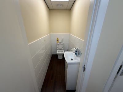 Unit 1B, The Hollins, Marple, High Street Retail To Let - IMG_1047.jpeg