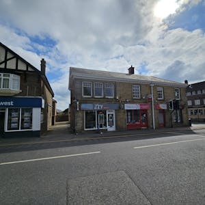 3 Old Bank Chambers, London Road, Crowborough, Retail For Sale - 20260421_102935_resized.jpg
