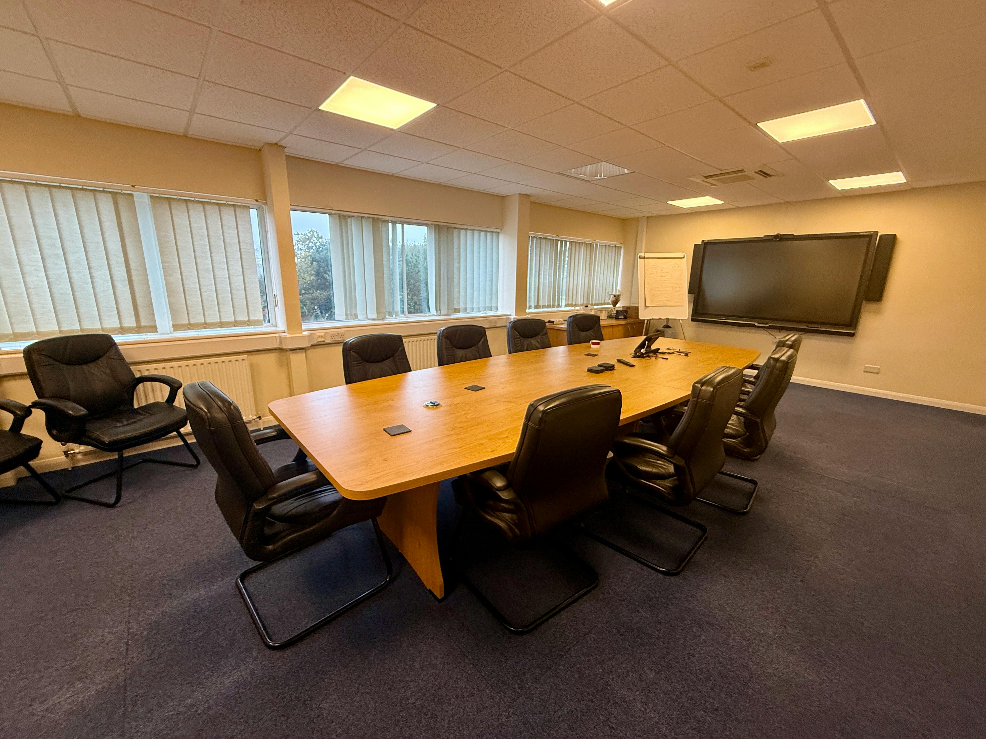 Office in Lymington - photo 3