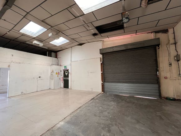 5 Broadfields Retail Park, Aylesbury, Industrial / Retail / Industrial Lease Assignment - WhatsApp Image 20250425 at 152644_58ded1a2.jpg