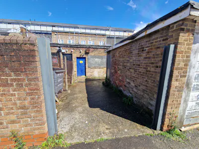 Unit 9, Greywell Shopping Centre, Havant, Retail To Let - 20260513_145618.jpg