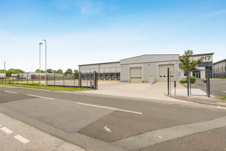P17, Heywood Distribution Park, Pilworth Road, Rochdale, Industrial To Let - 8692871-exterior09-800.jpg