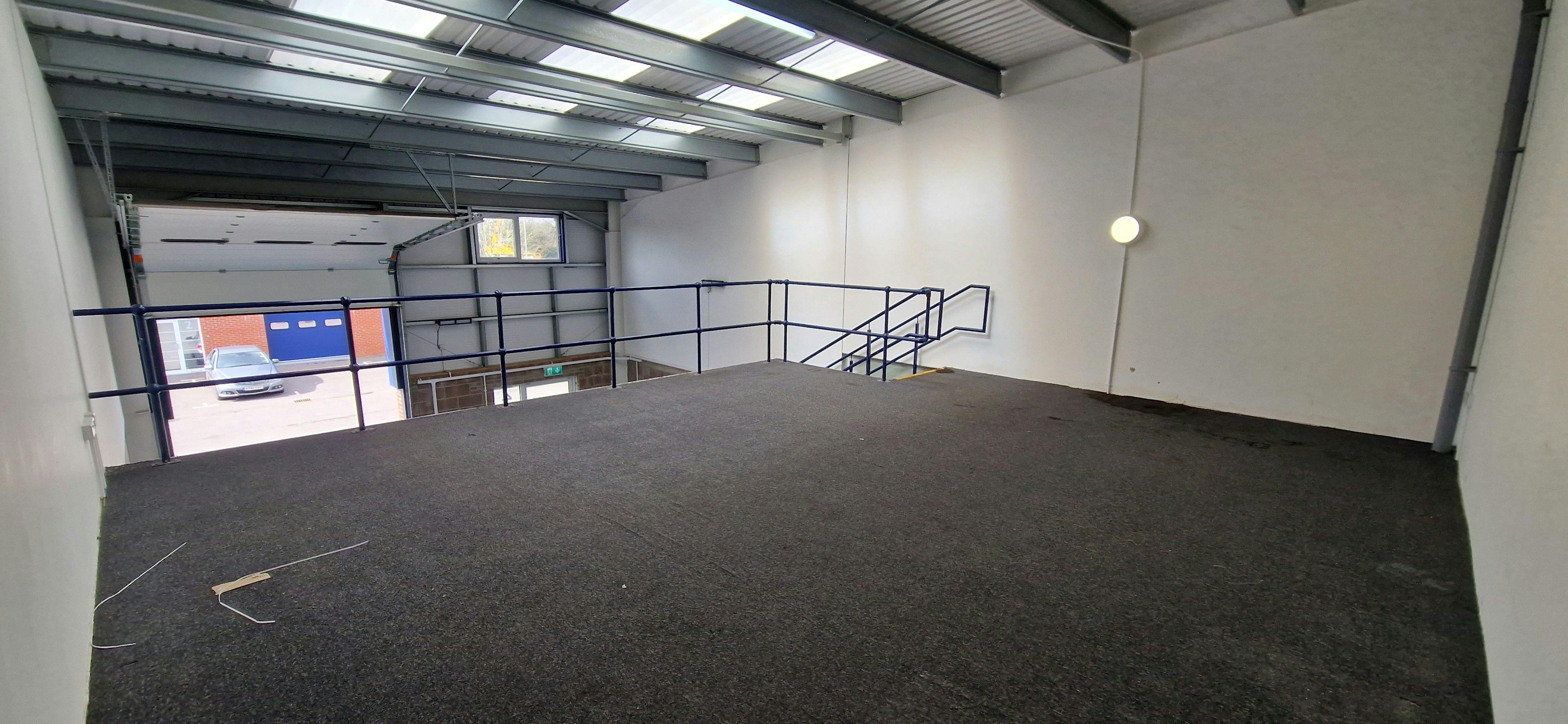 Industrial Unit in Southampton - photo 3
