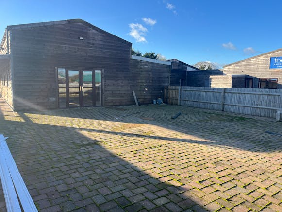 Bradmoor Farm, Stanbridge Road, Aylesbury, Retail / Other To Let - IMG_5076.JPG