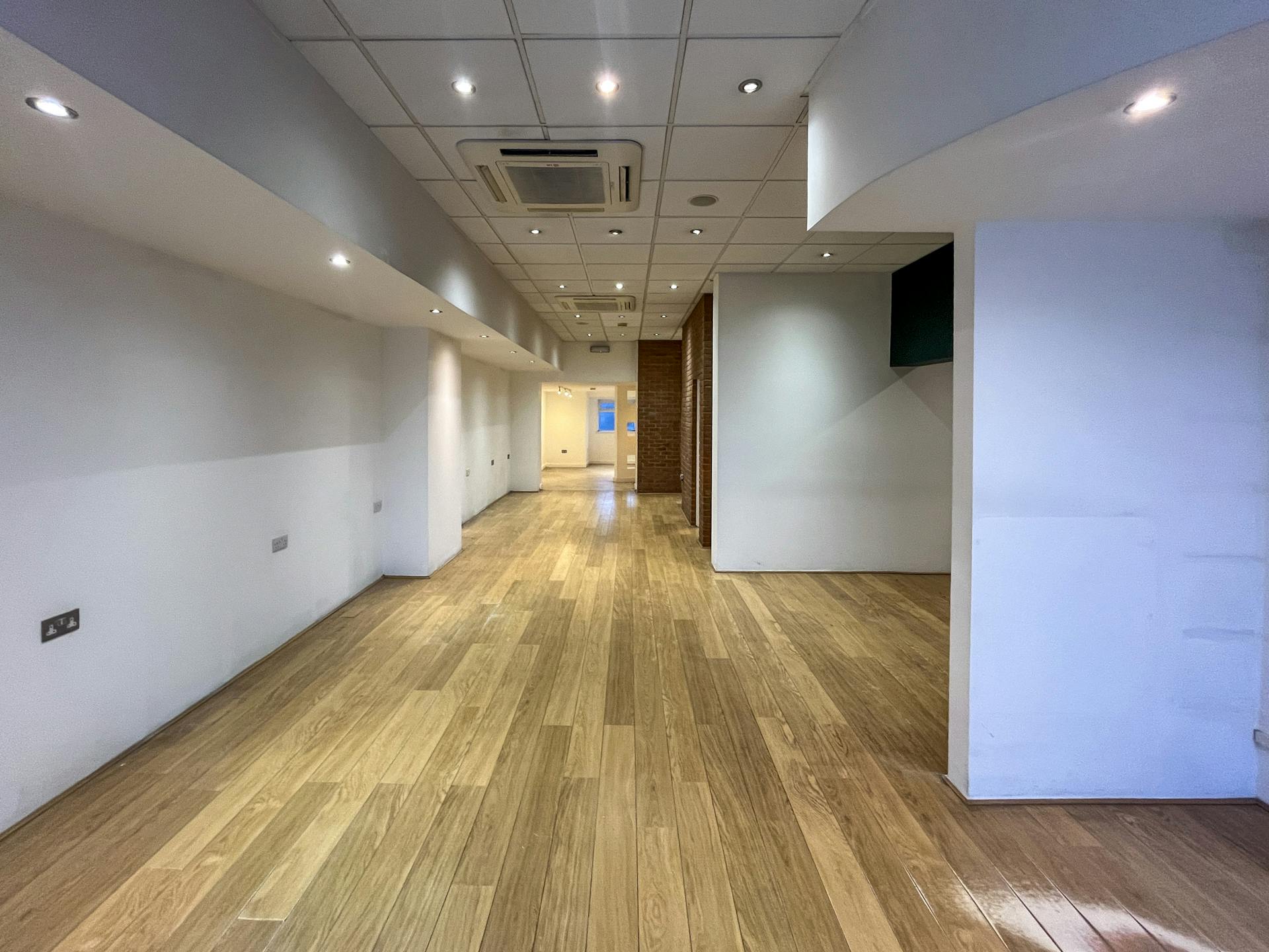 Retail/Shop in Poole - photo 2