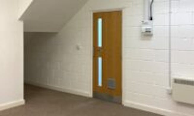 Kingscote G6, Priory Park Industrial Estate, London Road, Tetbury, Industrial To Let - Kingscote-G6-Storage-to-Let-Internal-5-200x120.jpeg