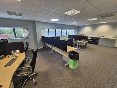 Unit D2, Meadowbank Business Park, Oldham, Industrial/Logistics To Let / For Sale - 20251020_112249.jpg