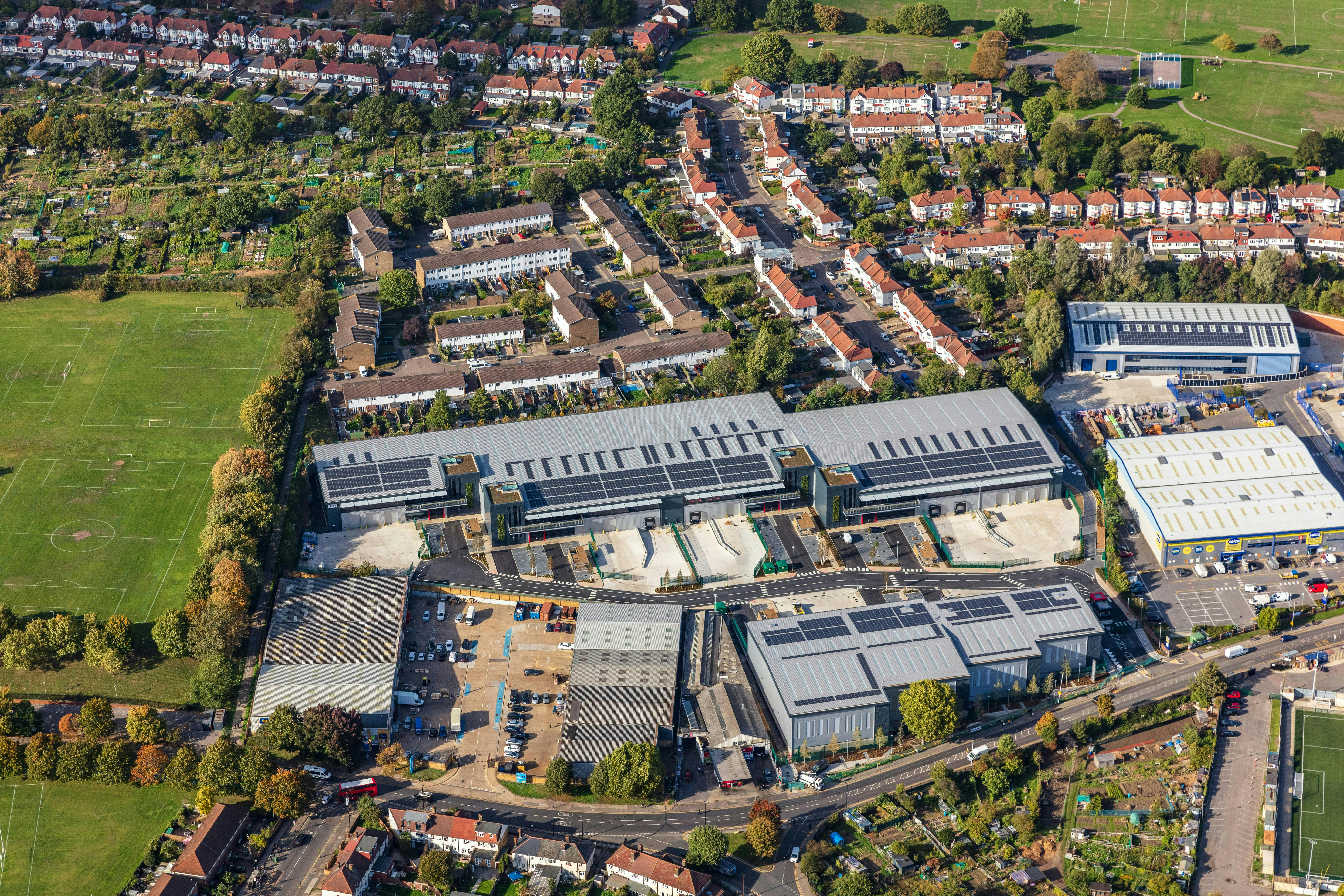 Industrial Unit in London - photo 2